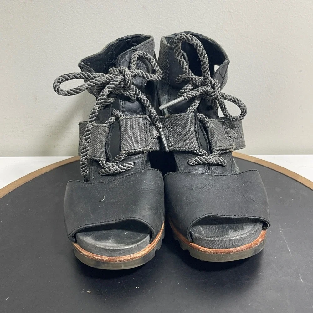 Sorel Joanie Lace Up Wedge Sandals Women Size 8 Peep Toe Black Charcoal Gorpcore